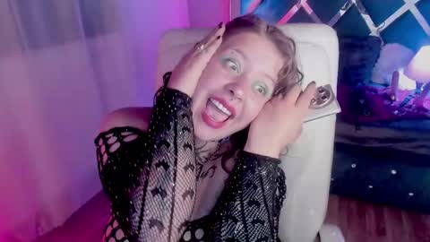 Kenzie online show from 28, 2, 2025