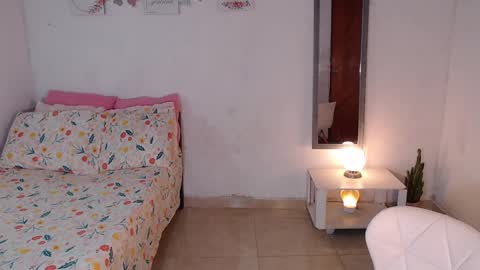 Mia  online show from 30, 1, 2025