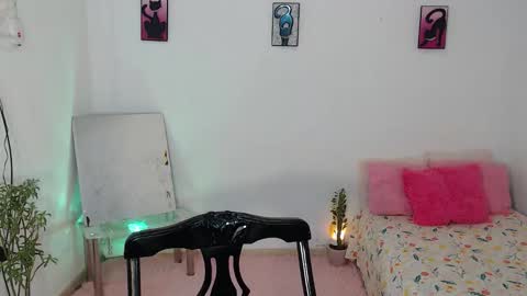 Mia  online show from 8, 10, 2025