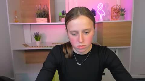 keuli_li online show from 22, 12, 2025