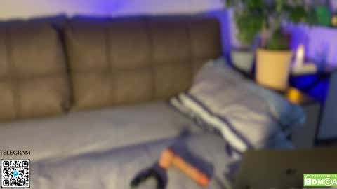 Snapshot of kevin_doo chatting on 30, 10, 2025 Fansly Kevin T online show from 30, 10, 2025