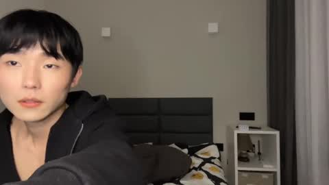 kevin_mils online show from 20, 2, 2025