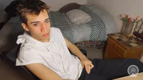 Snapshot of kevinonly43 chatting on 30, 7, 2026 kevonly online show from 30, 7, 2026