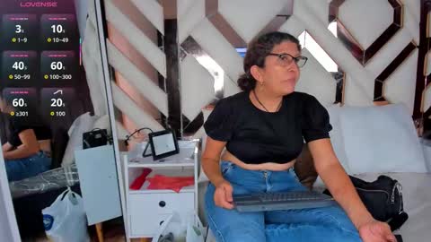 Keila Milf online show from 19, 12, 2025