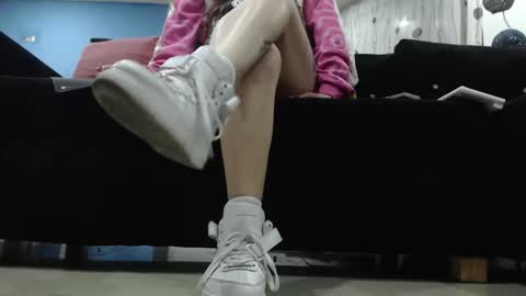     online show from 15, 1, 2025