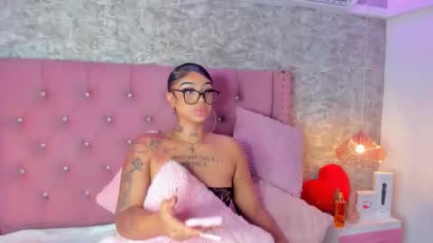 Khelany Isyy  online show from 6, 2, 2026