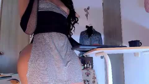Snapshot of khloe_12 chatting on 17, 7, 2026 Khloe online show from 17, 7, 2026