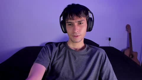 khozler_ online show from 1, 2, 2025