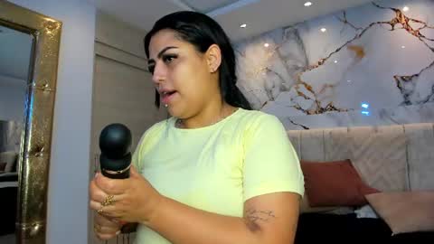 Snapshot of kiana_cream chatting on 25, 6, 2026 N M online show from 25, 6, 2026