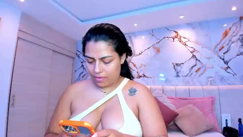 Snapshot of kiana_cream chatting on 15, 7, 2026 N M online show from 15, 7, 2026