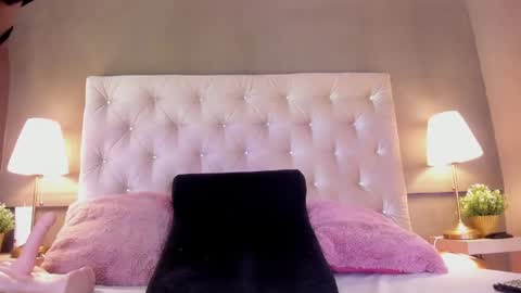 KIARA  online show from 23, 4, 2026
