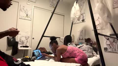 HunneysPlayRoom online show from 21, 12, 2024