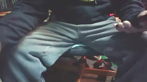 kick_1_down online show from 4, 12, 2024