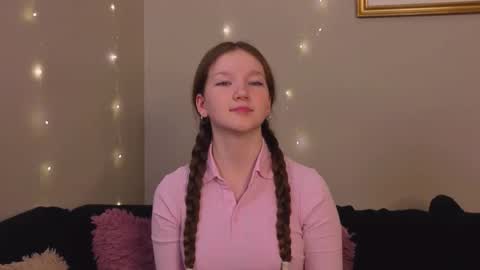 Snapshot of kierakiller chatting on 1, 12, 2025 Melvi online show from 1, 12, 2025