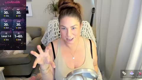 Kiera Reines online show from 24, 2, 2025