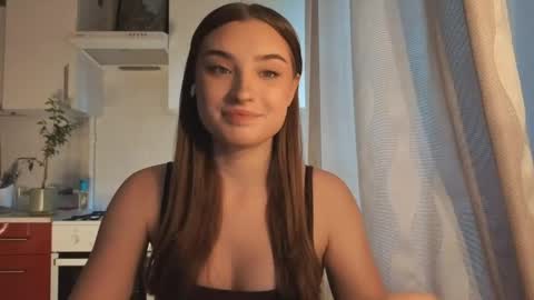 Ola my name is Lissa  Lets hit 10 Thumbs Up together   online show from 5, 6, 2026