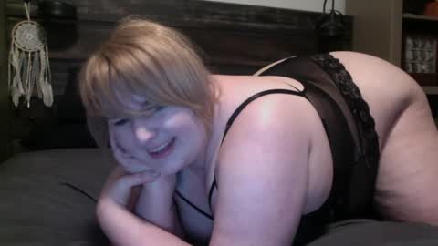 Snapshot of kiki__strange chatting on 8, 3, 2025 Kiki online show from 8, 3, 2025