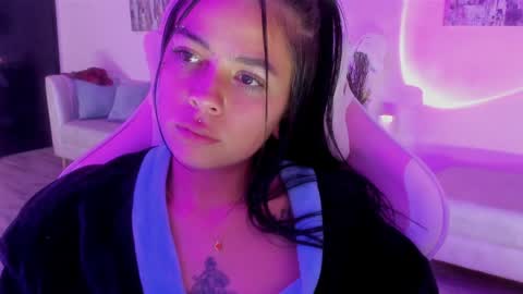 Snapshot of kiki_cams chatting on 8, 1, 2025 kIKI online show from 8, 1, 2025