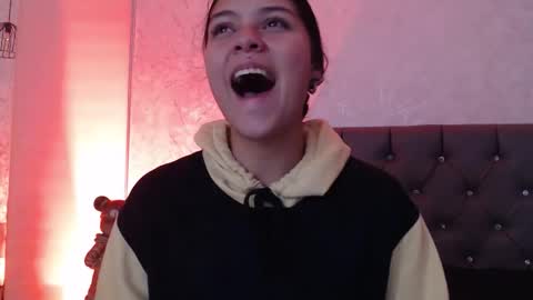 Snapshot of kiki_cams chatting on 4, 2, 2026 kIKI online show from 4, 2, 2026