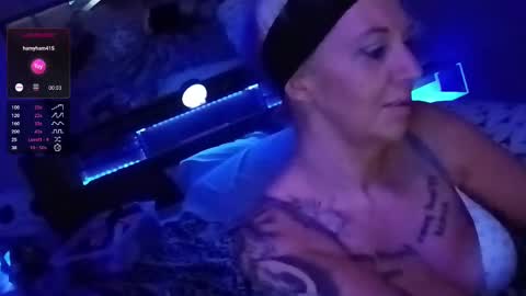 kikilovespartylights online show from 7, 2, 2025