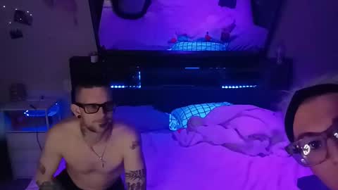 kikilovespartylights online show from 25, 2, 2025