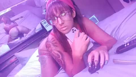 kikilovespartylights online show from 14, 9, 2025