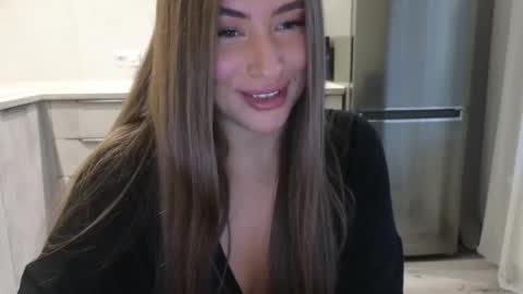 EvaAnna online show from 4, 3, 2025