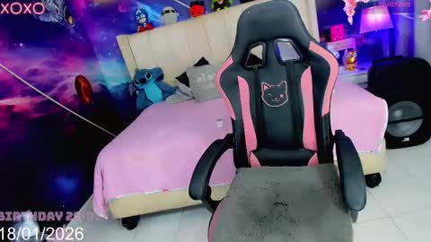 Snapshot of kilye_nellaa chatting on 19, 1, 2026 kylie anthonella online show from 19, 1, 2026