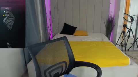 Snapshot of kim_brownie chatting on 3, 3, 2025 Kim online show from 3, 3, 2025