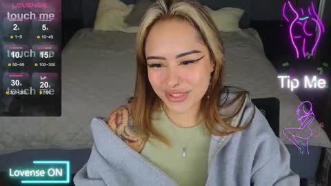 Snapshot of kim_brownie chatting on 20, 9, 2025 Kim online show from 20, 9, 2025