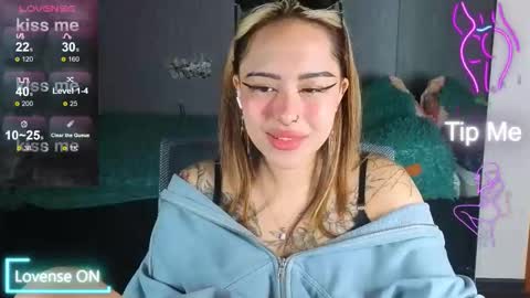 Snapshot of kim_brownie chatting on 5, 10, 2025 Kim online show from 5, 10, 2025