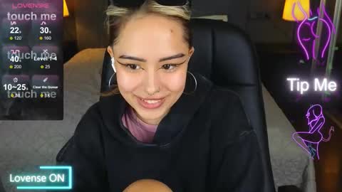 Snapshot of kim_brownie chatting on 10, 10, 2025 Kim online show from 10, 10, 2025