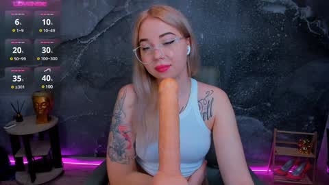 Snapshot of kim_girl_next_door chatting on 6, 1, 2025 KIM online show from 6, 1, 2025