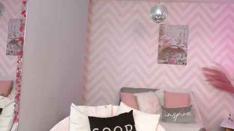 Snapshot of kimberlee_moon chatting on 27, 2, 2026 Kym online show from 27, 2, 2026