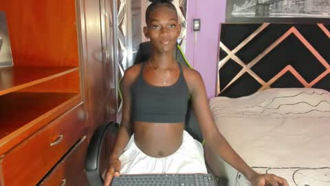 Snapshot of kimberly_ebonny chatting on 26, 10, 2025 kimberly_ebonny online show from 26, 10, 2025