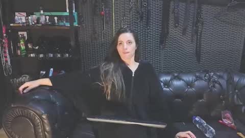  KIMBERLY SWAN  online show from 18, 2, 2025