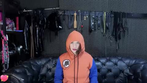  KIMBERLY SWAN  online show from 19, 10, 2025