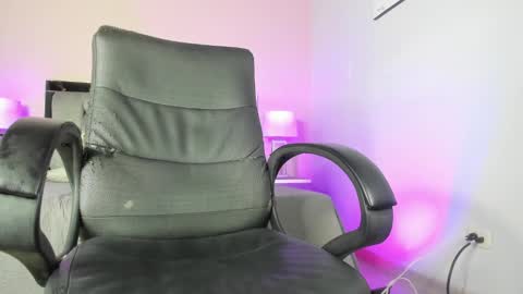 Snapshot of kimberlycoxxx chatting on 1, 3, 2025 kimberly online show from 1, 3, 2025