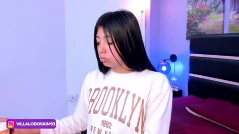 Kimberly Villalobos online show from 4, 2, 2025