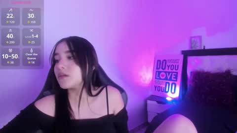 Snapshot of kimgarcez chatting on 4, 10, 2025 kimgarcez online show from 4, 10, 2025