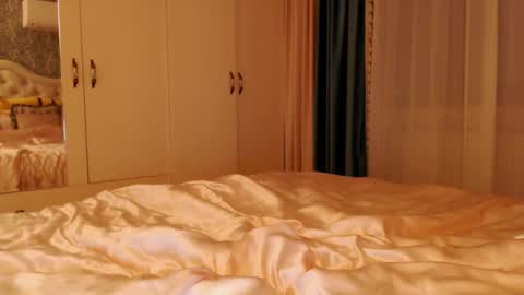 Kim Lee  online show from 1, 12, 2024