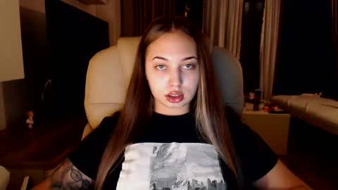 Kim Lee  online show from 3, 1, 2025