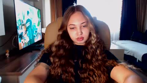 Kim Lee  online show from 8, 1, 2025