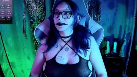   online show from 4, 11, 2025