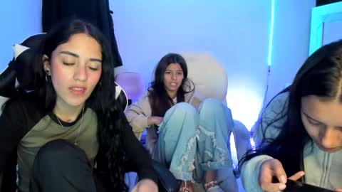 kimmi online show from 4, 3, 2025