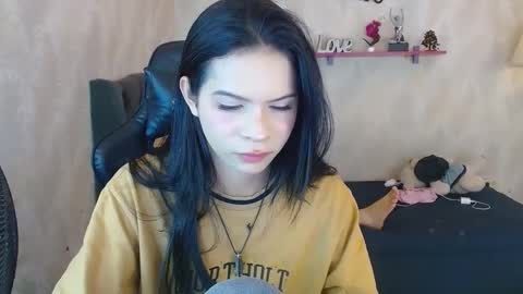 kimsy_ online show from 10, 10, 2025