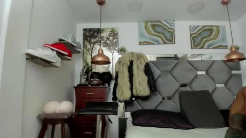 HOT MEN BLACK online show from 9, 2, 2025