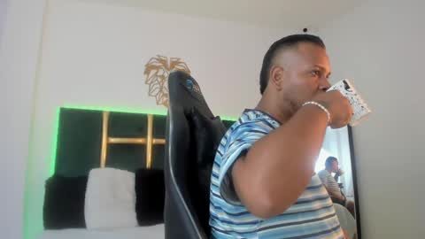 Snapshot of kingg_jay chatting on 23, 5, 2026 kingg_jay online show from 23, 5, 2026