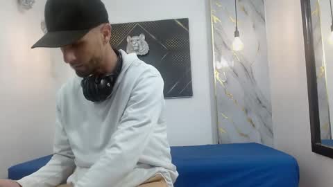 Snapshot of kingoftemptation chatting on 12, 4, 2026 KING online show from 12, 4, 2026