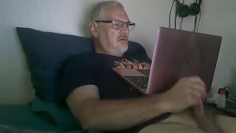 kingtongue10 online show from 11, 9, 2025